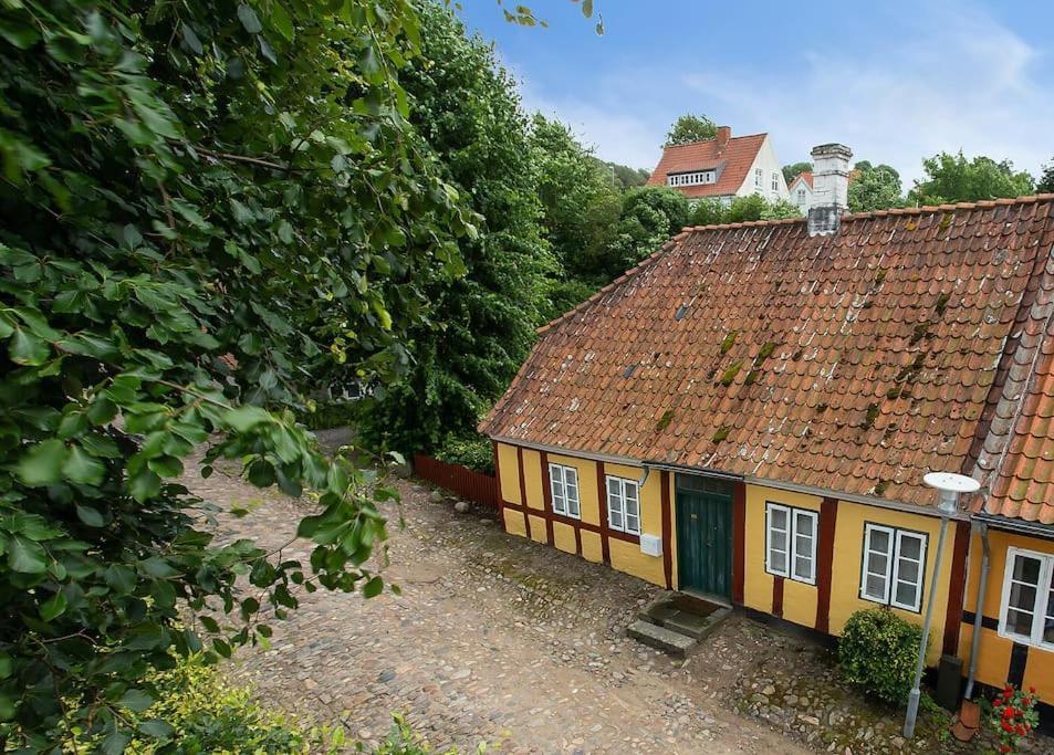 Idyllisk, Historisk Byhus Ved Fjorden I Mariager Eksteriør billede