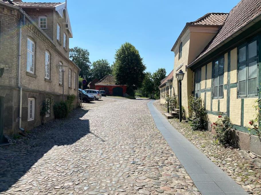 Idyllisk, Historisk Byhus Ved Fjorden I Mariager Eksteriør billede