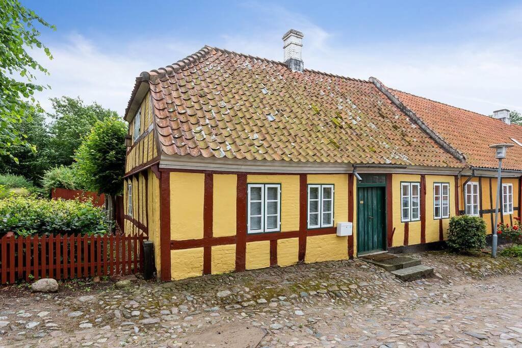 Idyllisk, Historisk Byhus Ved Fjorden I Mariager Eksteriør billede